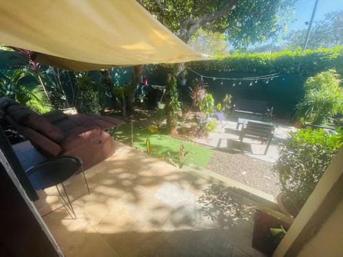 Huacas House | Peace and love house