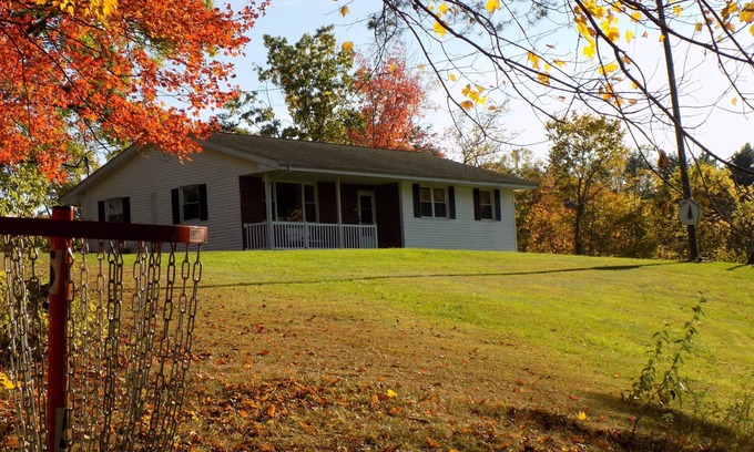 Logan Cabin | Peace at Pine Run in Hocking Hills: 13 Acres, Hot Tub, & Disc Golf!
