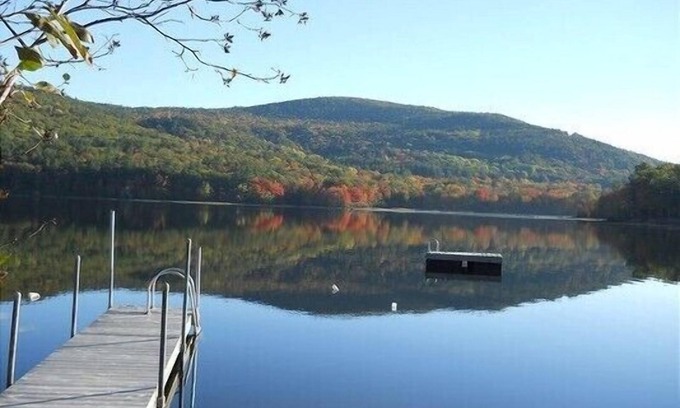 Moultonborough House | Peace awaits you on Wakondah Pond