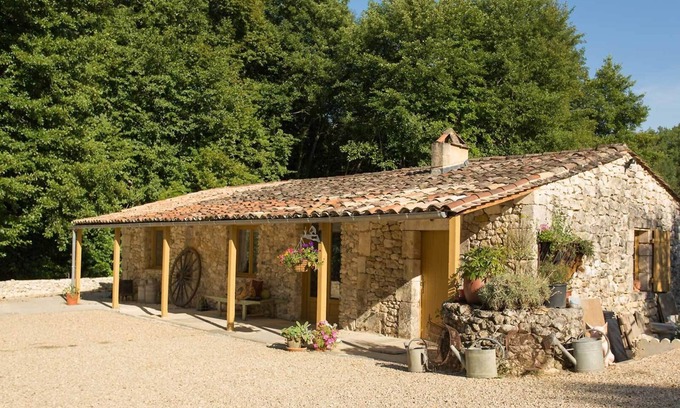 Saint-Martin-des-Combes Cottage | Peaceful Dordogne location, nature lovers paradise.