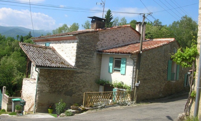 Saint-Pierre-de-Riviere Cottage | Peaceful cottage in Fouchard