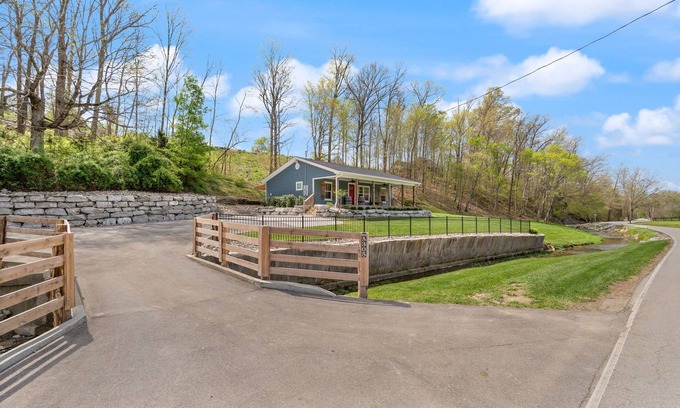 Mount Saint Francis Cottage | Peaceful 2-bedroom cottage in the beautiful Floyds Knobs with Hot Tub & Gym