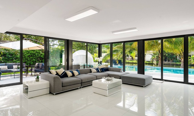 El Portal House | Peaceful 3BD Family House With Pool