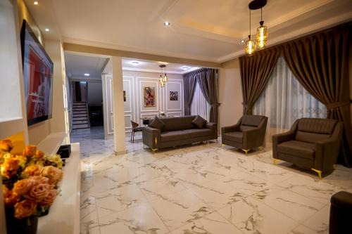 Kwabenyan Apartment | Peaceful 3BR 3BA Gated Estate Home in Accra -CozyOak Stay