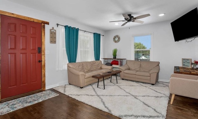 Smithville House | Peaceful 3BR Hidden in Smithville 15 mins to KCI