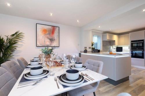 Cheltenham House | Peaceful 5-Bed Detached Home