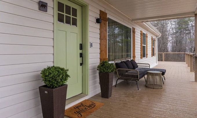 Marshall House | Peaceful 5 BR Home w/Stunning Views & Game Room!