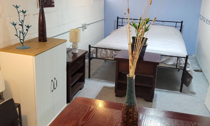 Cudahy Apartment | Peaceful and centrally-located place.n