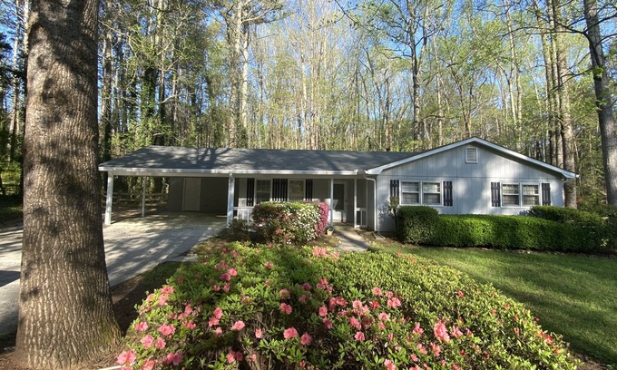 Conyers House | Peaceful and Relaxing Home in Conyers