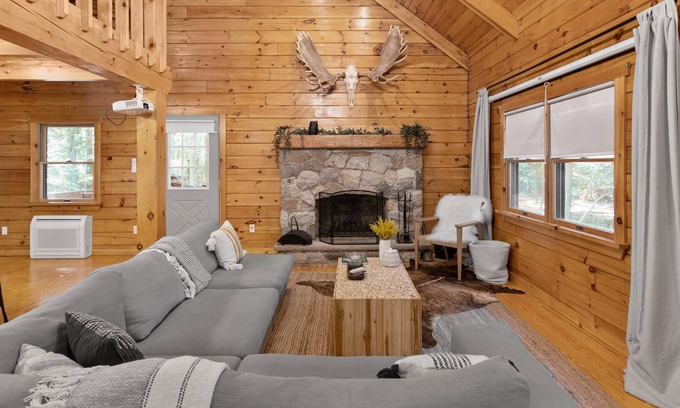 Mount Pocono Cabin | Peaceful Area Near Attractions