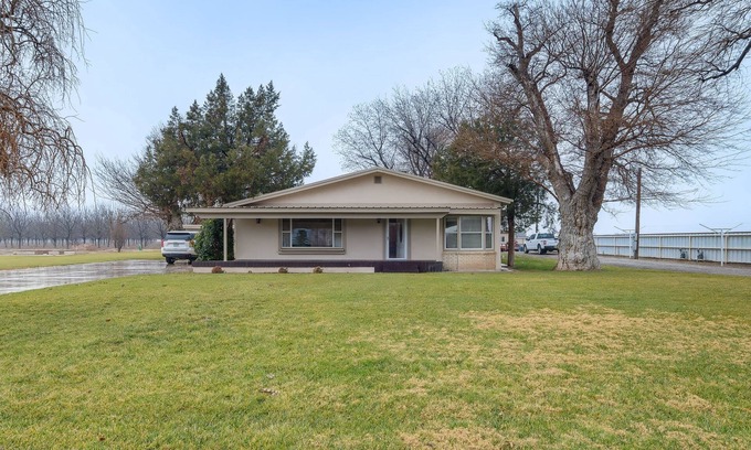 Lakewood House | Peaceful Artesia Vacation Rental w/Orchard Views!