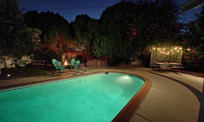 Winnetka House | *Peaceful & Beautiful! Pool, Firepit, BBQ, Central