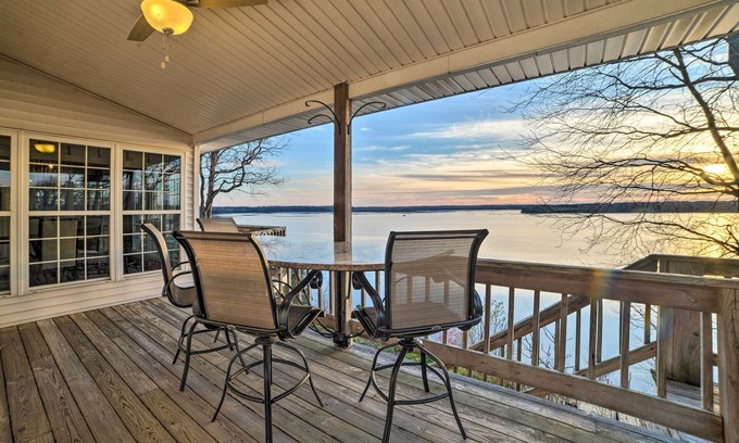 Big Sandy House | Peaceful Big Sandy Home w/Deck on Kentucky Lake!