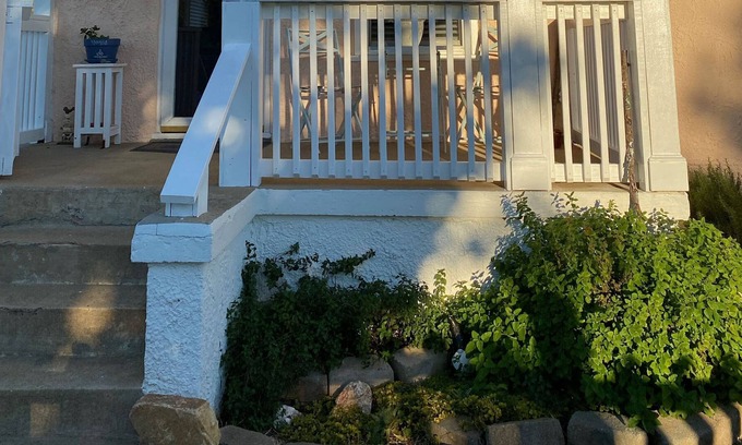 Greensboro House | Peaceful Bungalow Close to Everything!