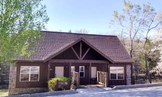 Reeds Spring Cabin | Peaceful Cabin -Branson West