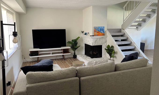 Foothills House | Peaceful, calming, comfortable in Lakewoods best area - 1 min. to hiking!