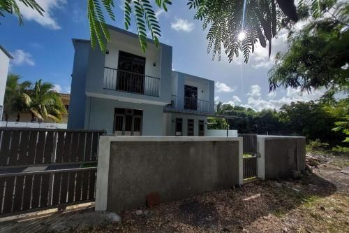 Calodyne House | Peaceful Calodyne Stay with Pool