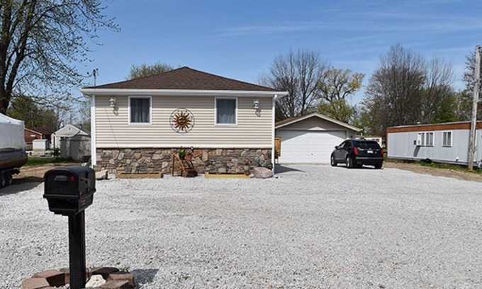 Anchorville House | Peaceful canal front off beautiful Lake St. Clair.