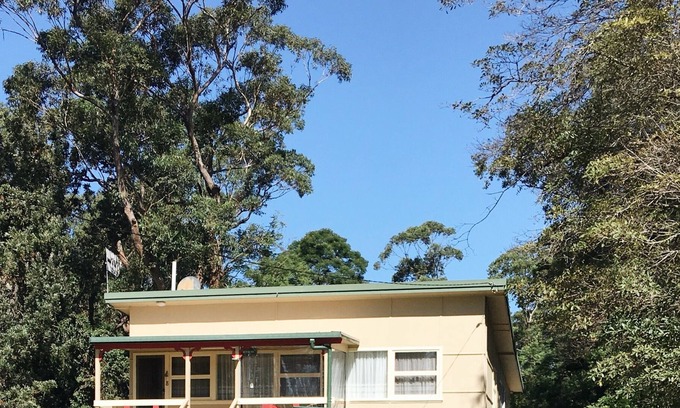 Lake Conjola House | Peaceful Coast House with Fenced Backyard & Easy Walk to Beach and Lake