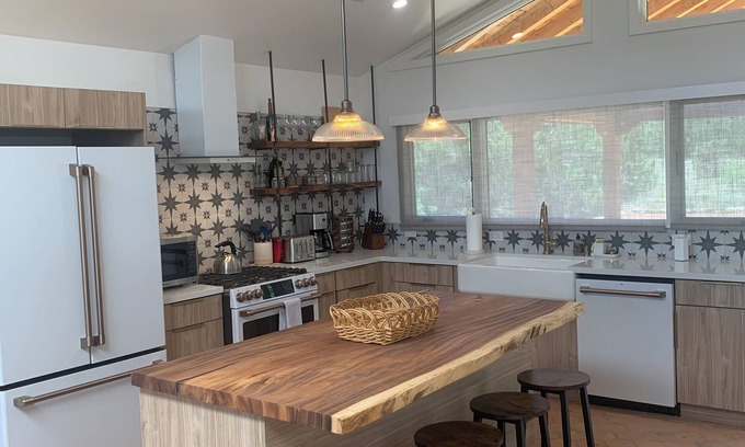 Edgewood House | Peaceful Country Retreat