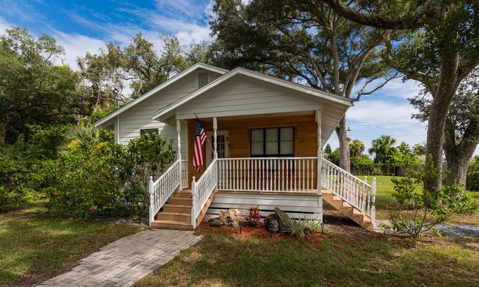 Marineland Acres House | Peaceful & cozy Driftwood cottages in Palm Coast! 3 Bay Drive, Palm Coast, FL
