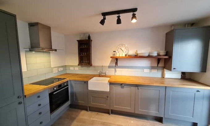 West Pennard Cottage | Peaceful Dog Friendly Cottage in 3 Acres