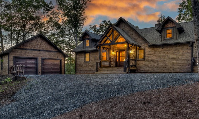 Morganton Cabin | Peaceful Easy Feeling by Escape to Blue Ridge