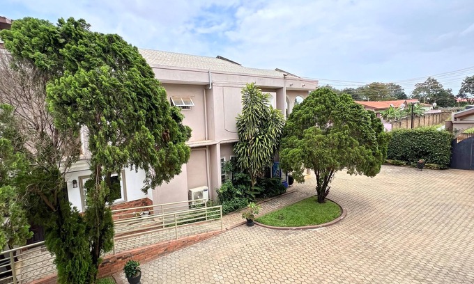 Adenta Apartment | Peaceful Escape! Huge studio Apartment in Adenta, Ghana