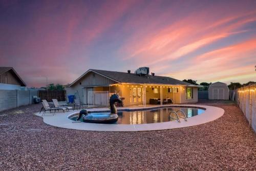 North Mountain House | Peaceful Family Friendly 4 Bedroom Home with pool