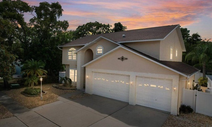 Palm Harbor House | Peaceful Family Vacation! Private pool, jacuzzi