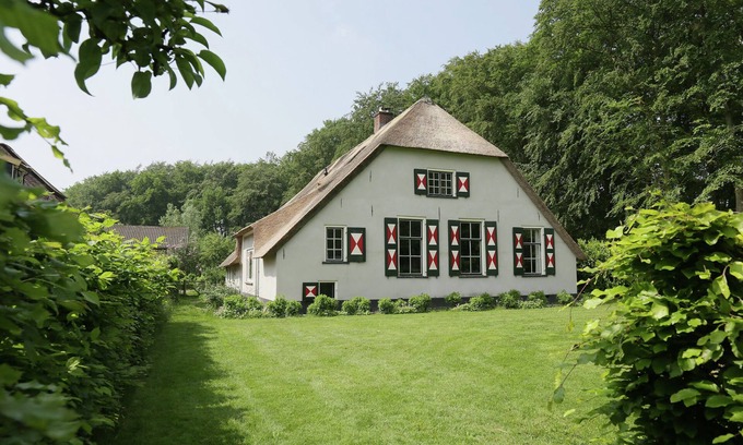 Municipality of Utrechtse Heuvelrug Other | Peaceful Farmhouse in Doorn near Forest
