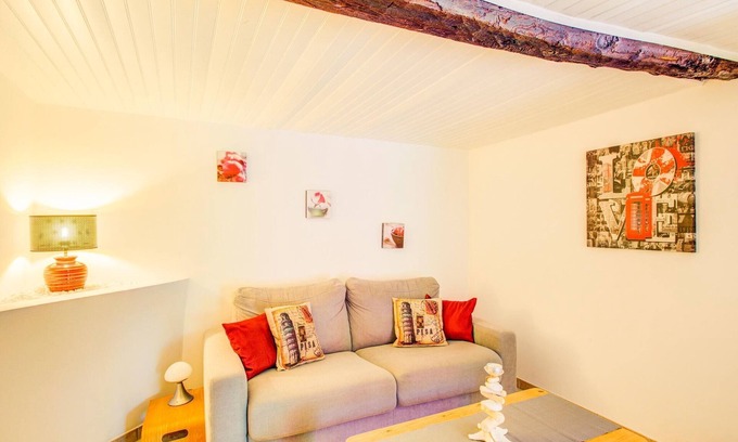 Berre-des-Alpes House | Peaceful Garden Retreat, Berre