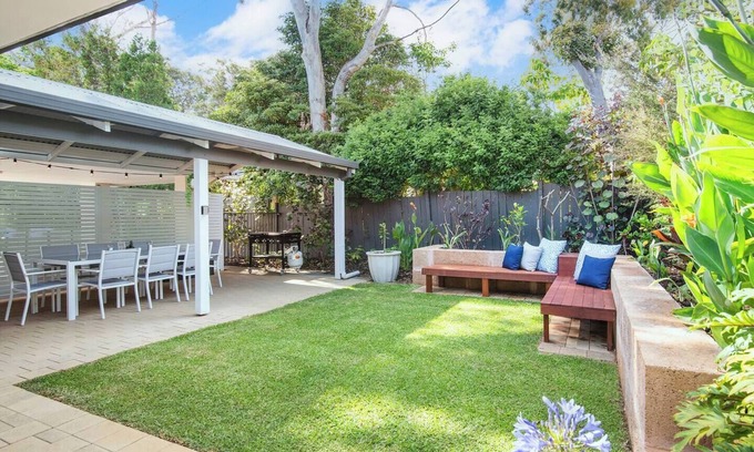 Dunsborough House | Peaceful Garden Hideaway Swim Hike and Unwind