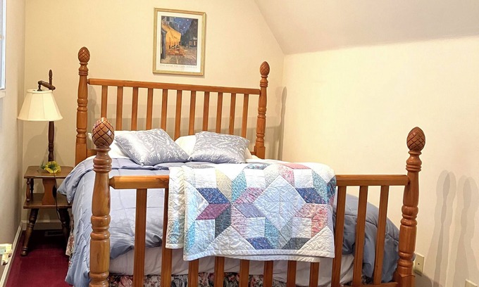 Lexington Cottage | Peaceful Gardenside cottage 5 minutes from downtown Lexington VA
