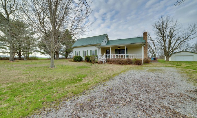 Almo Cottage | Peaceful Hazel Cottage w/Deck & Yard!