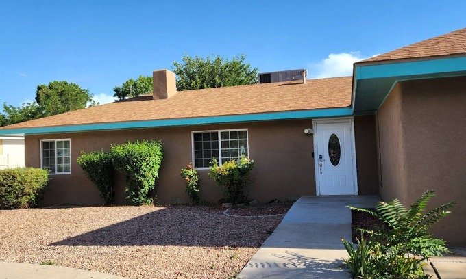 Near North Valley House | Peaceful Historic Stay Near Downtown for Traveling Nurses Professionals Couples