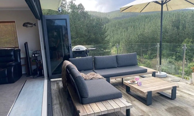 Onemana House | Peaceful Holiday Home in Beachside Onemana