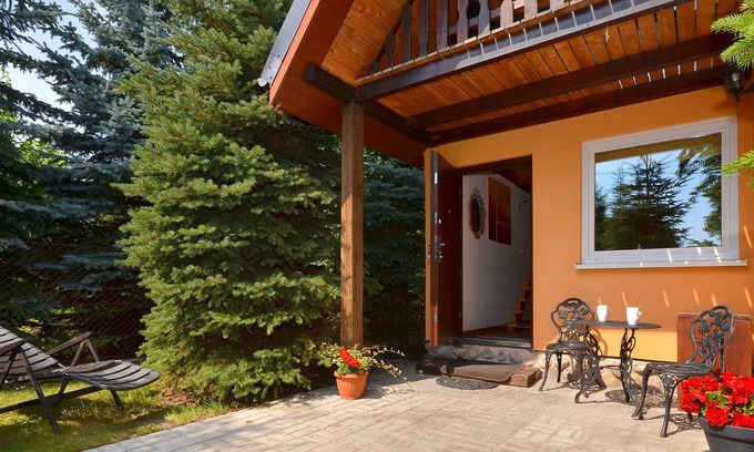 Darlowo House | Peaceful Holiday Home in Domaslawice with Swimming Pool