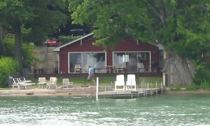 Cassopolis House | Peaceful Lake-Front Family Home - Fenced Yard