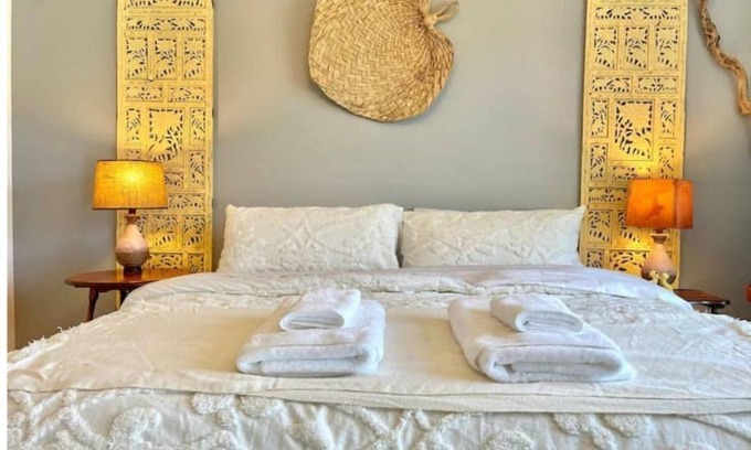 Woodridge House | Peaceful Lake House Sauna,Hot tub,& Pool getaway in the Catskills
