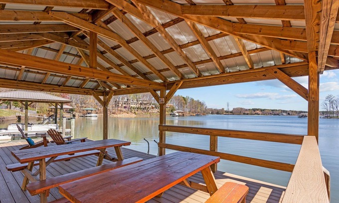 Terrell Cabin | Peaceful Lake Norman Log Cabin on the Main Channel