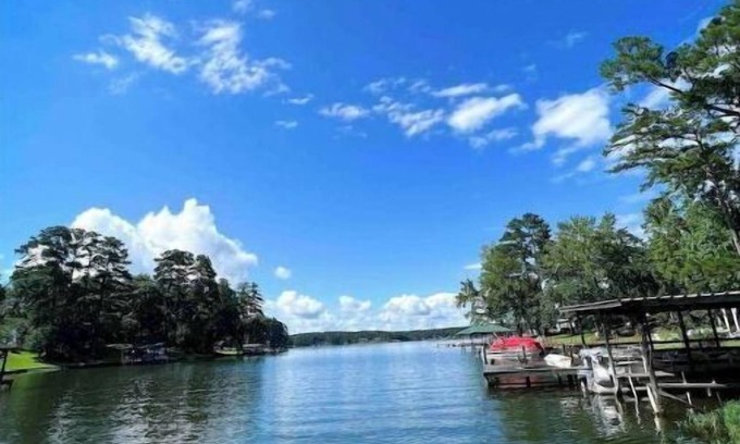 Milledgeville House | Peaceful Lakefront Home w/Gazebo & Spacious Deck, Wheelchair accessible!