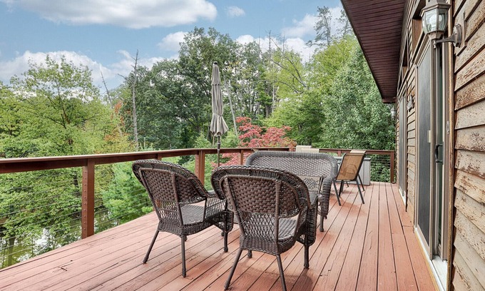 Athens House | Peaceful lakefront haven in the Catskill mountains, two fire pits, four.