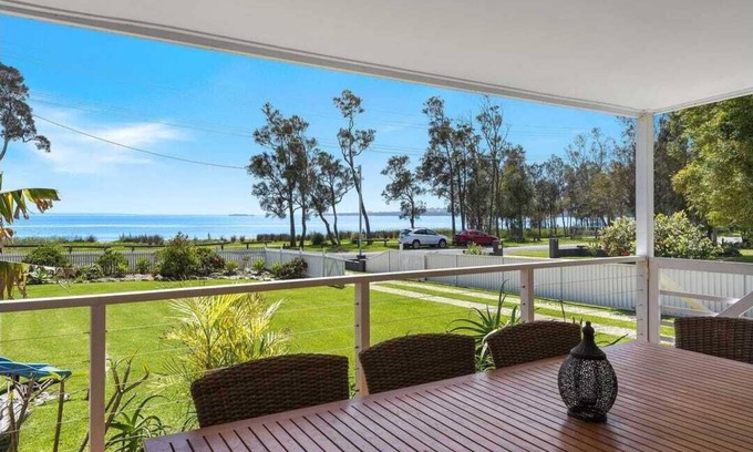 Killarney Vale House | Peaceful Lakeviews retreat, great beaches at your doorstep, and endless walks