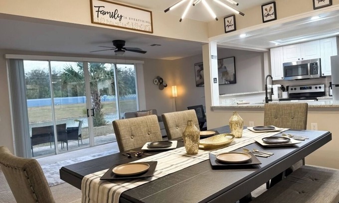 Wellington House | Peaceful & Loving Family Getaway, Disney and more!