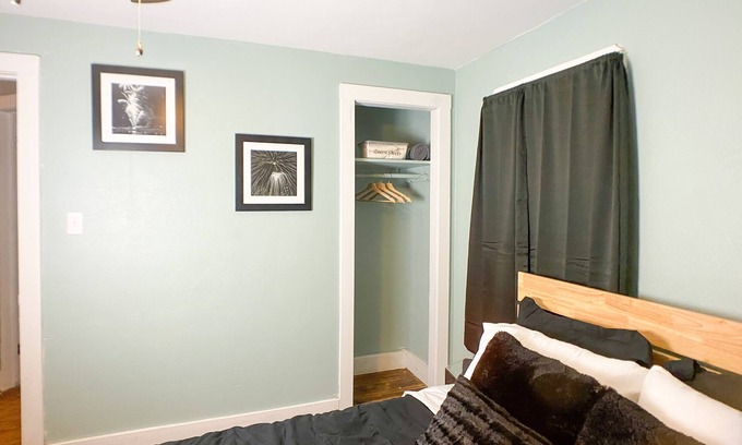 Trotwood House | Peaceful Luxury Newly Renovated 4 BR with Fire Pit