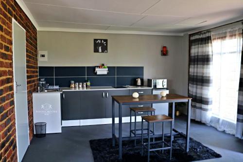 Magaliesberg Ski Chalet | Peaceful Mountain Cottage :Hikes/Boma/Animals/Pool