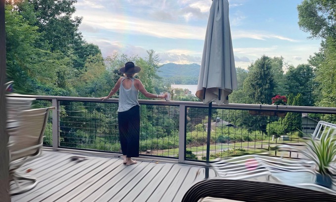 Hayesville House | Peaceful Mountain Retreat, Close to Everything, Hot Tub & EV Charger!