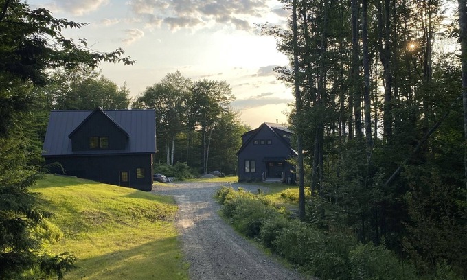 Morrisville House | Peaceful Mountain View Retreat