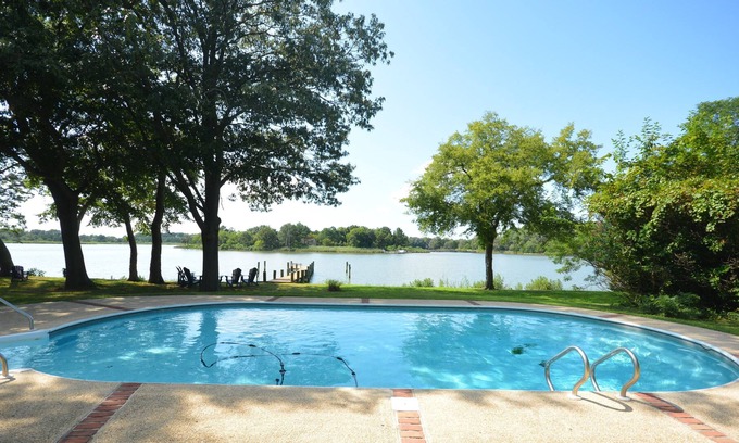 Oxford House | Peaceful, nestled on quiet cove, waterfront w/ dock, & Kayaks